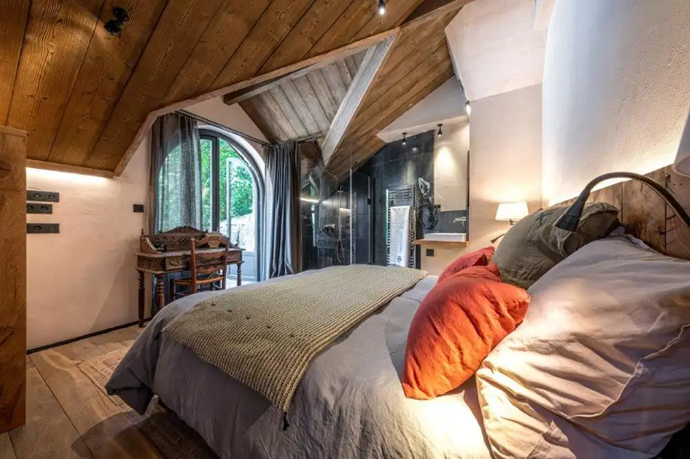 Chambre principale de la Grange aux Hirondelles